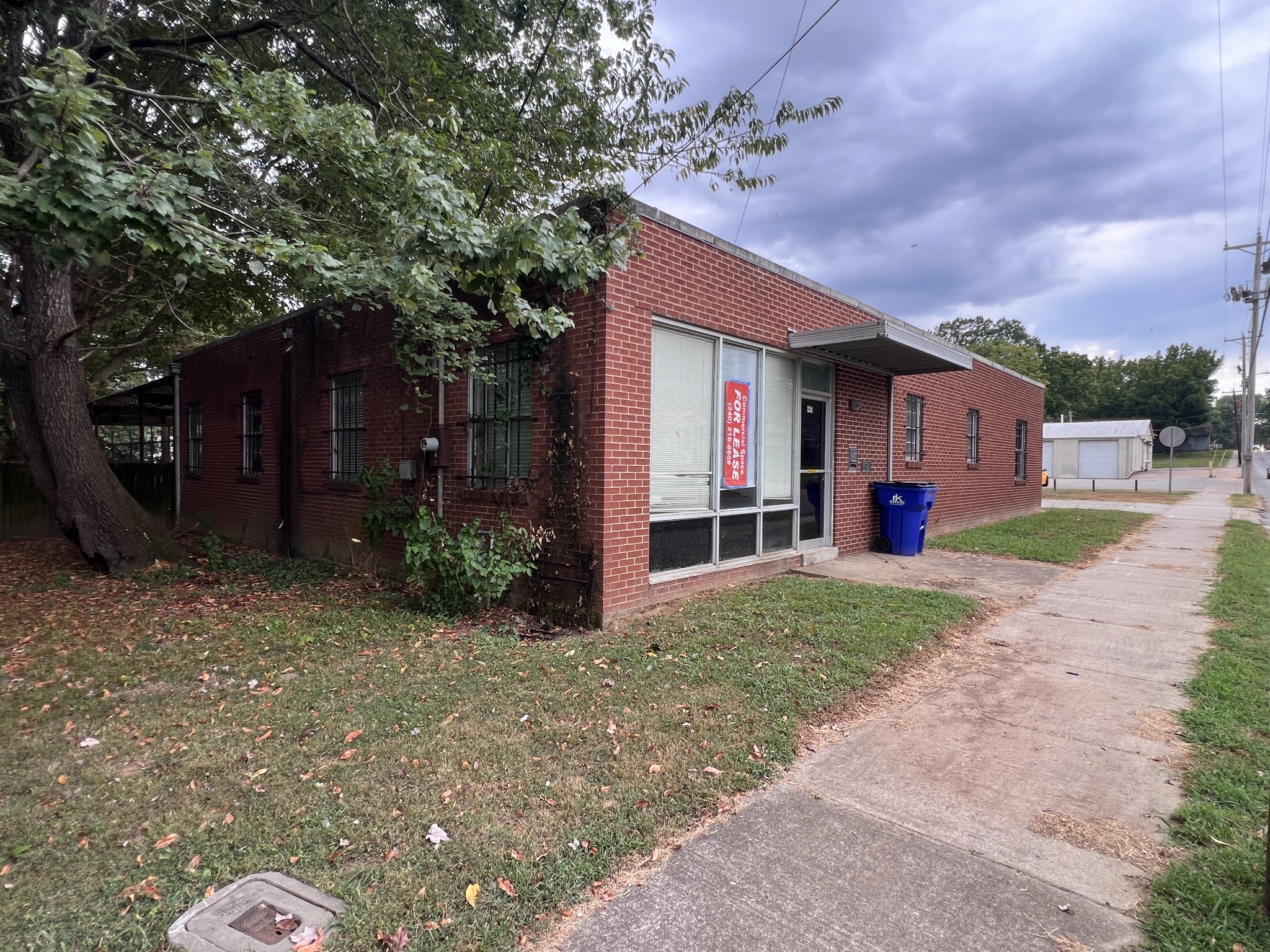 211 Walnut Ave W