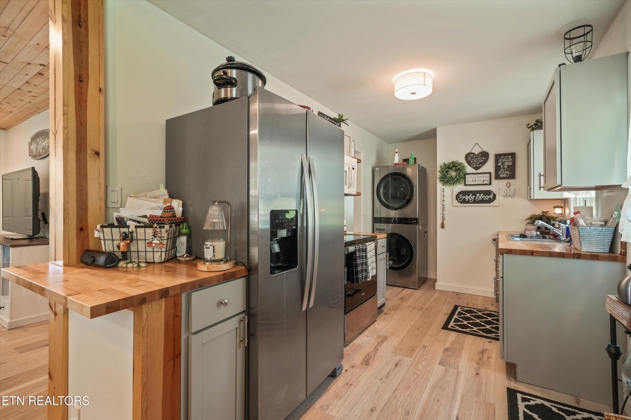 636 Robertsville Rd