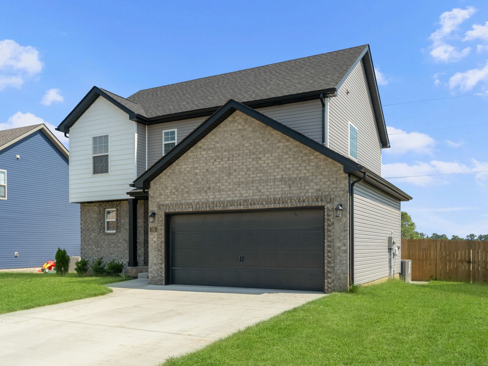 755 Banister Dr