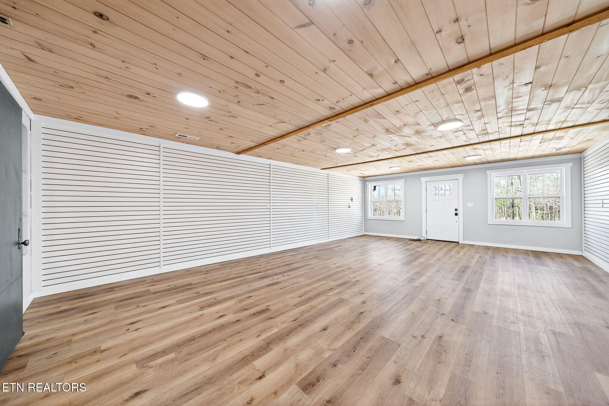 2490 Chestnut Hill Rd