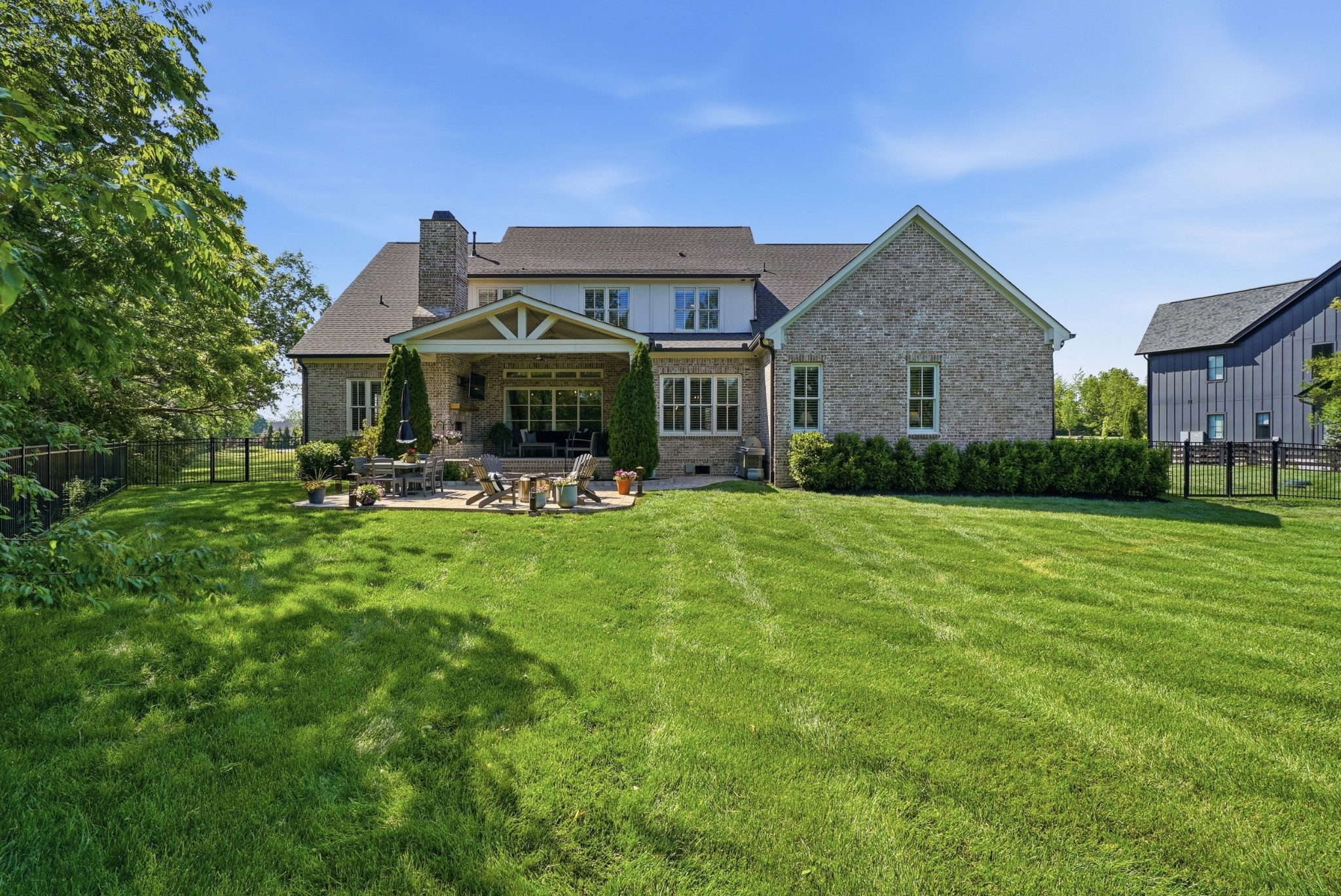 1045 Buena Vista Dr