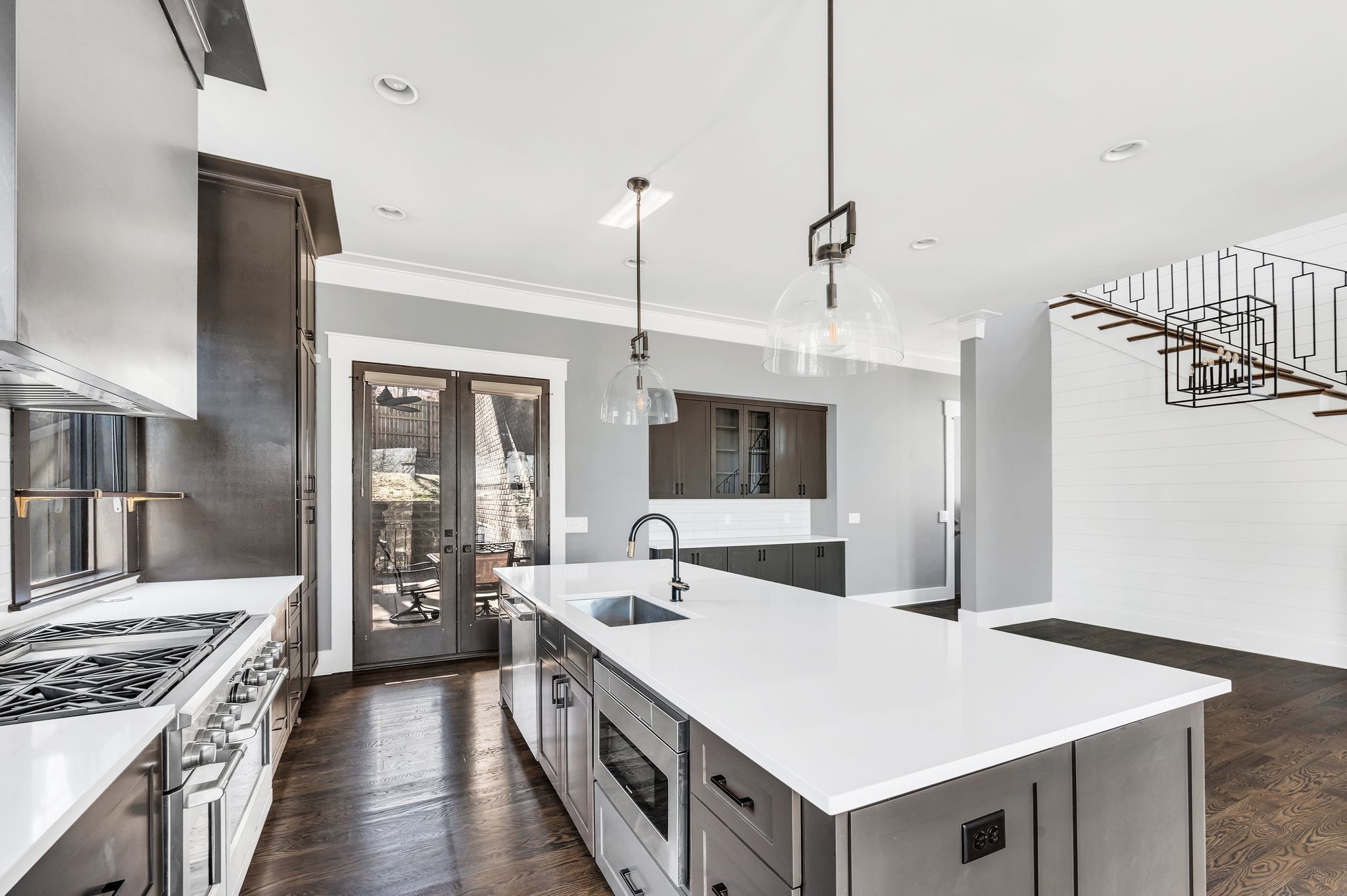 Nashville, Tennessee 37209, United States, 4 Bedrooms Bedrooms, ,3 BathroomsBathrooms,Residential,Active,14353