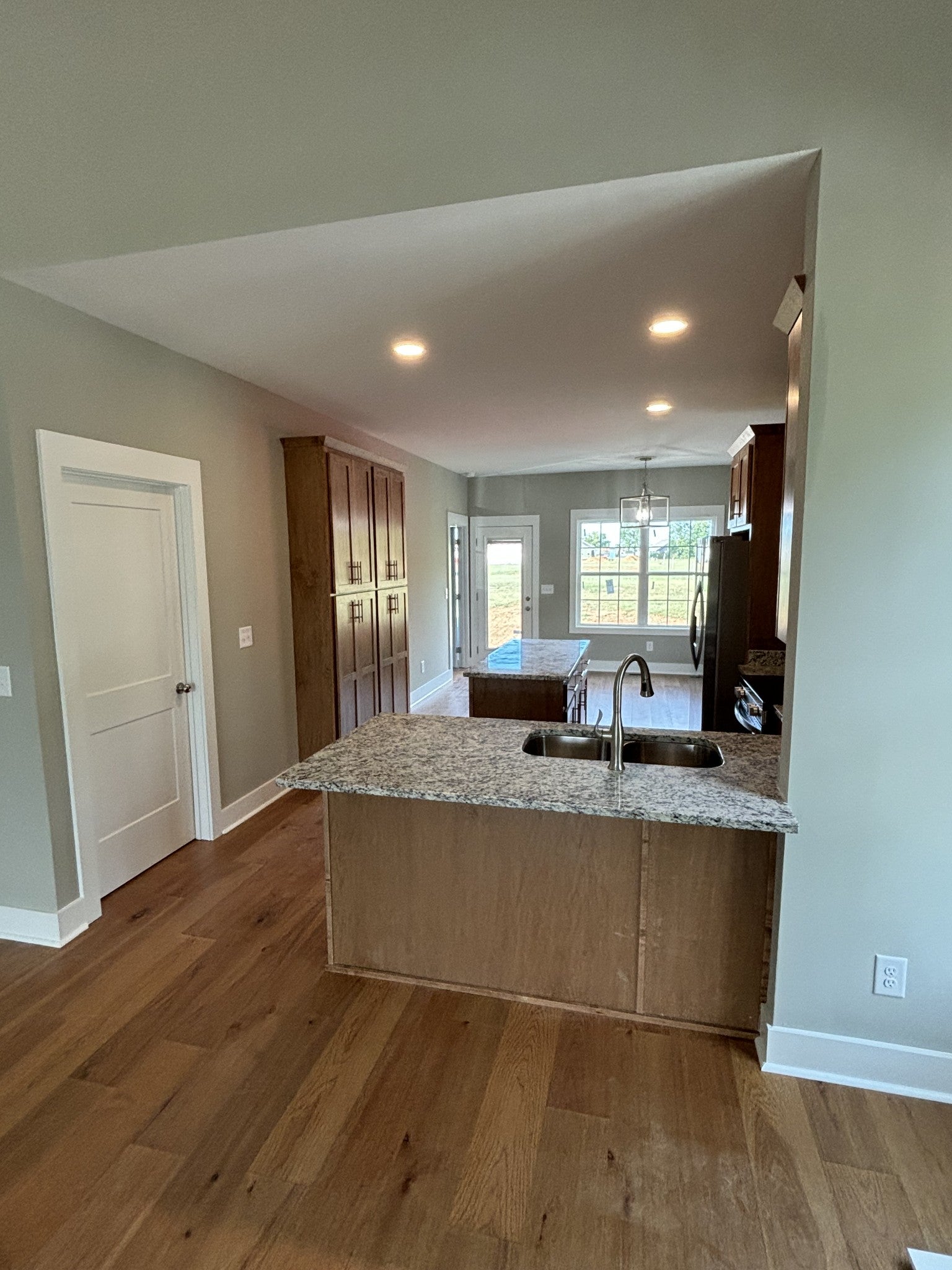 394 N Harris Rd