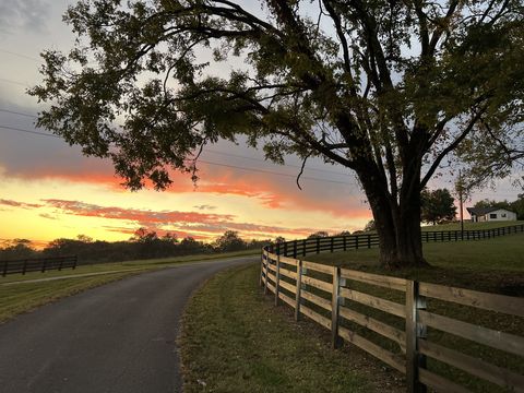 2202 Darks Mill Rd Columbia TN 38401