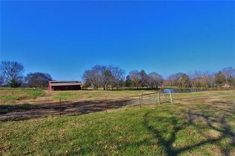 MLS: 2805643