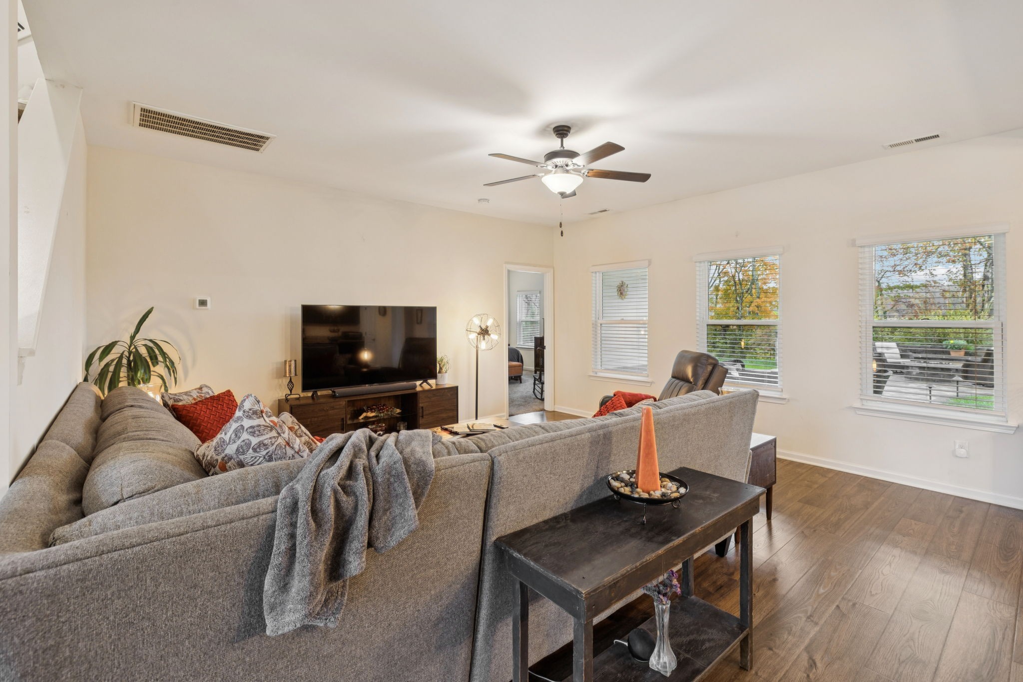 Gallatin, Tennessee 37066, United States, 4 Bedrooms Bedrooms, ,4 BathroomsBathrooms,Residential,Active,235704