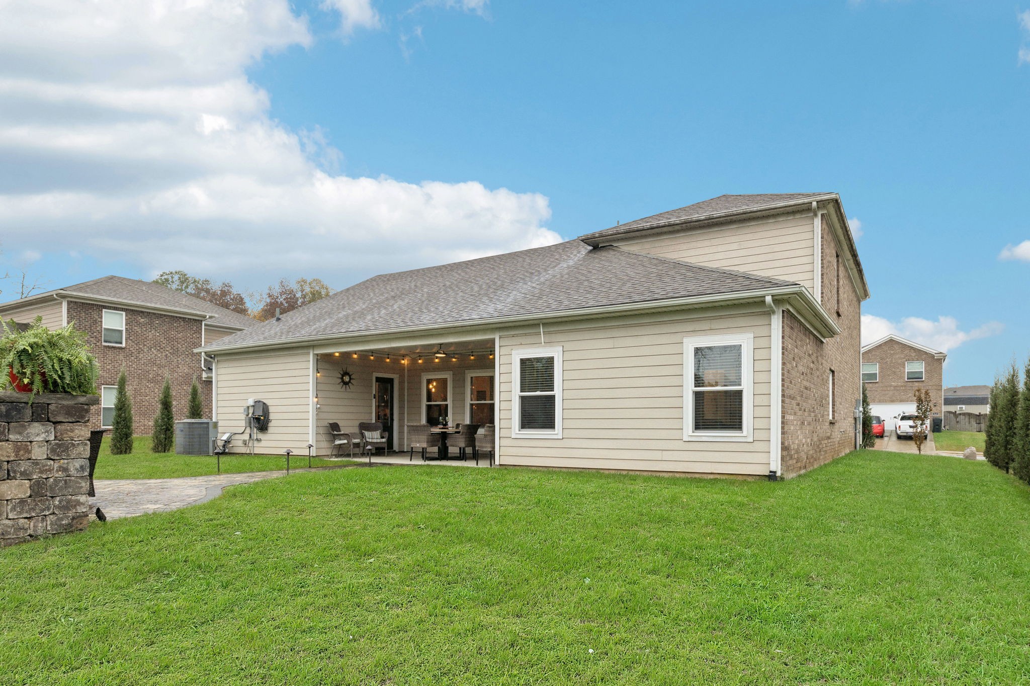 Gallatin, Tennessee 37066, United States, 4 Bedrooms Bedrooms, ,4 BathroomsBathrooms,Residential,Active,235704