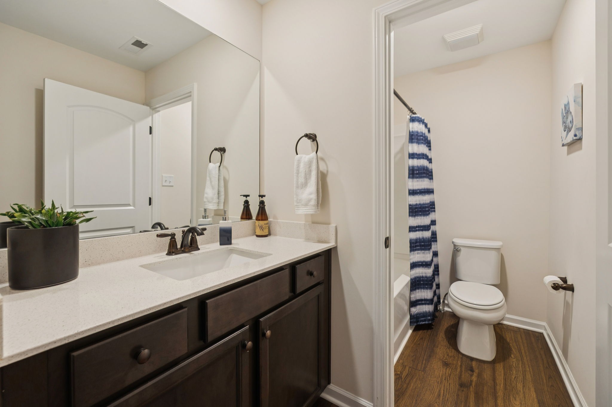 Gallatin, Tennessee 37066, United States, 4 Bedrooms Bedrooms, ,4 BathroomsBathrooms,Residential,Active,235704