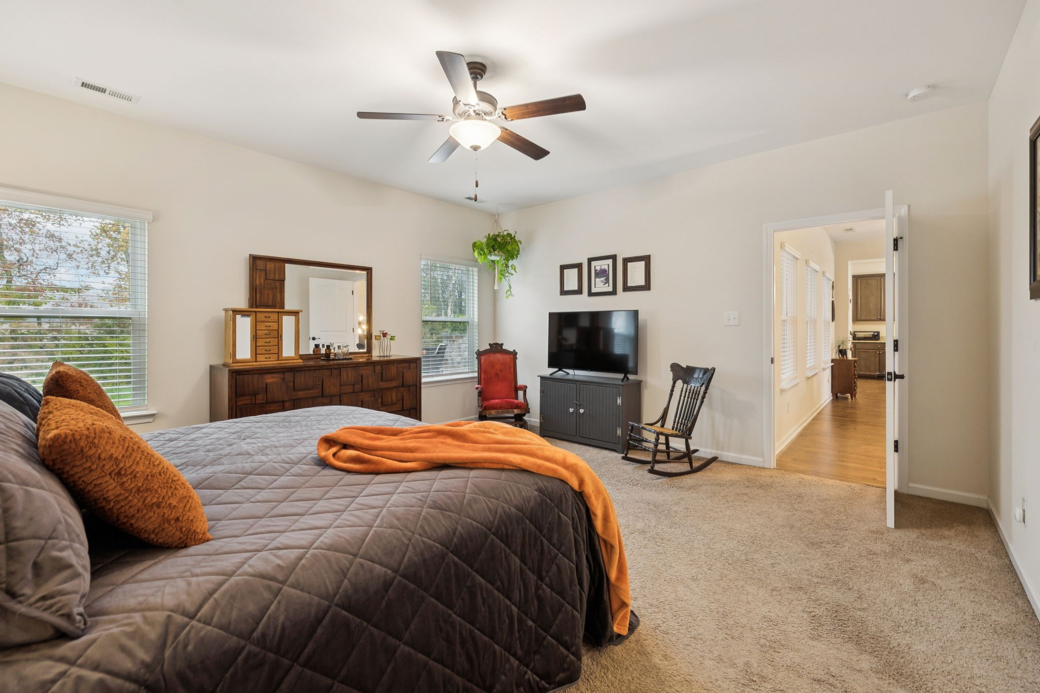 Gallatin, Tennessee 37066, United States, 4 Bedrooms Bedrooms, ,4 BathroomsBathrooms,Residential,Active,235704