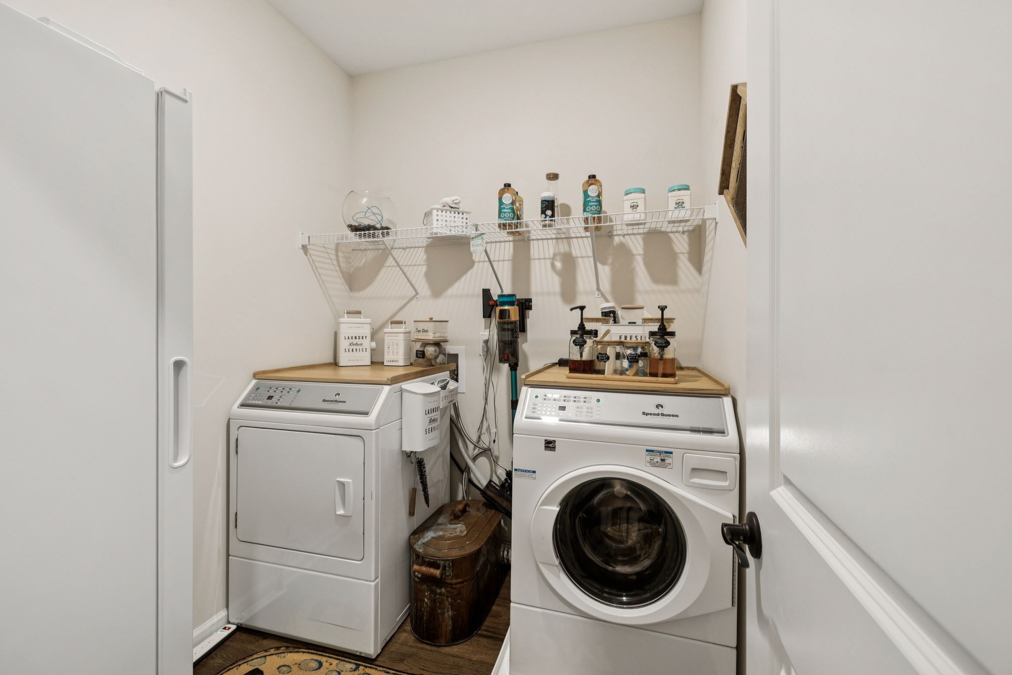 Gallatin, Tennessee 37066, United States, 4 Bedrooms Bedrooms, ,4 BathroomsBathrooms,Residential,Active,235704