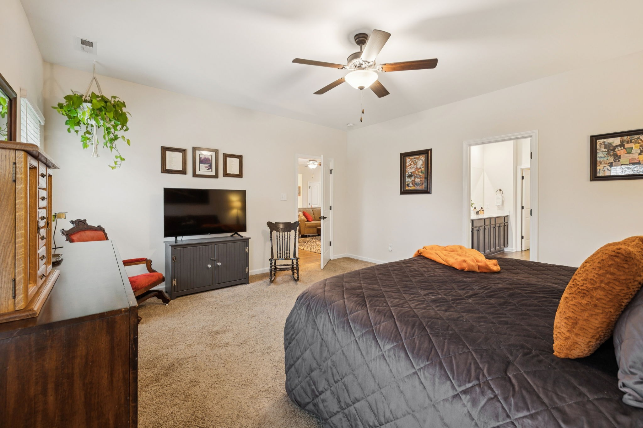 Gallatin, Tennessee 37066, United States, 4 Bedrooms Bedrooms, ,4 BathroomsBathrooms,Residential,Active,235704