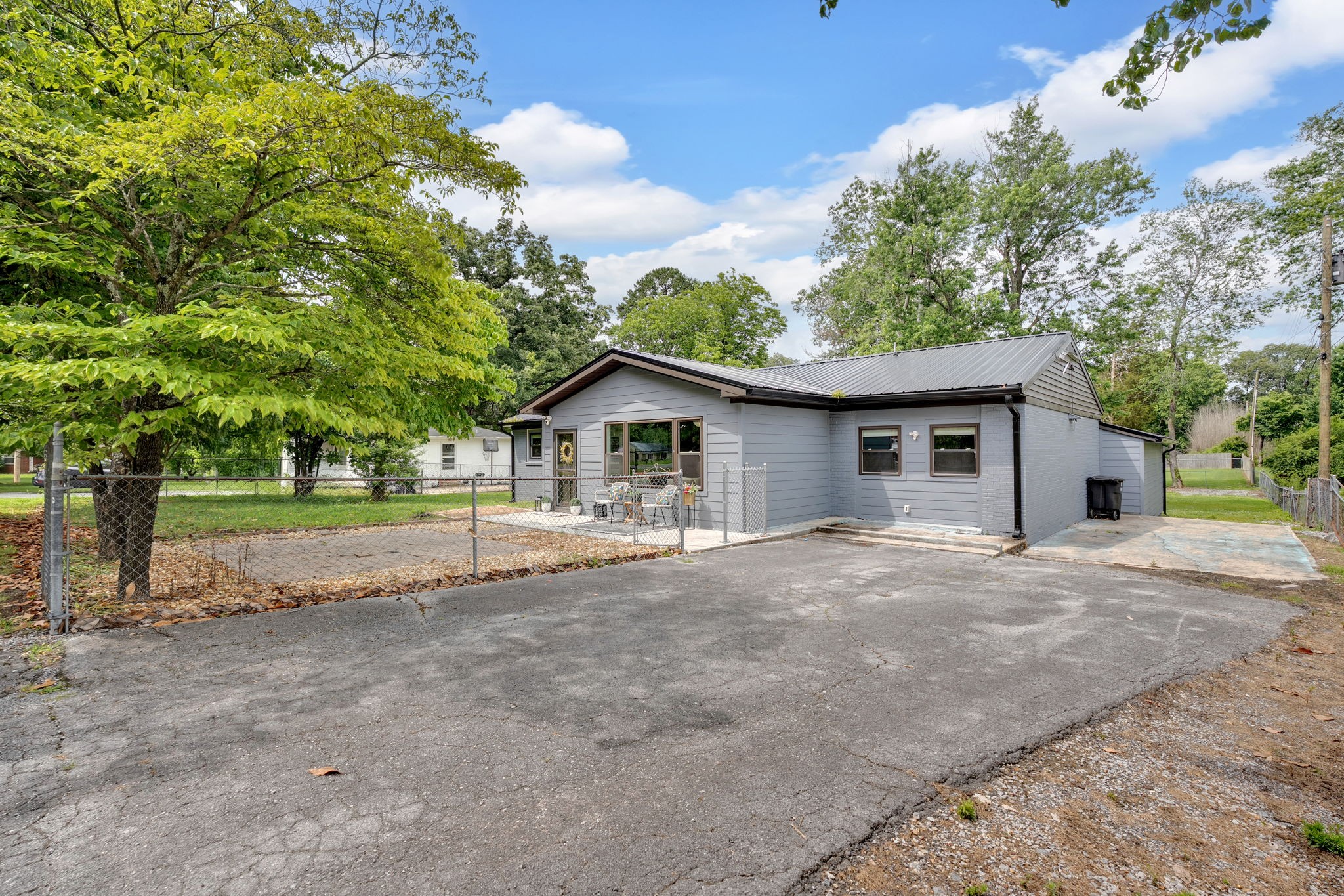 103 Deery Ln