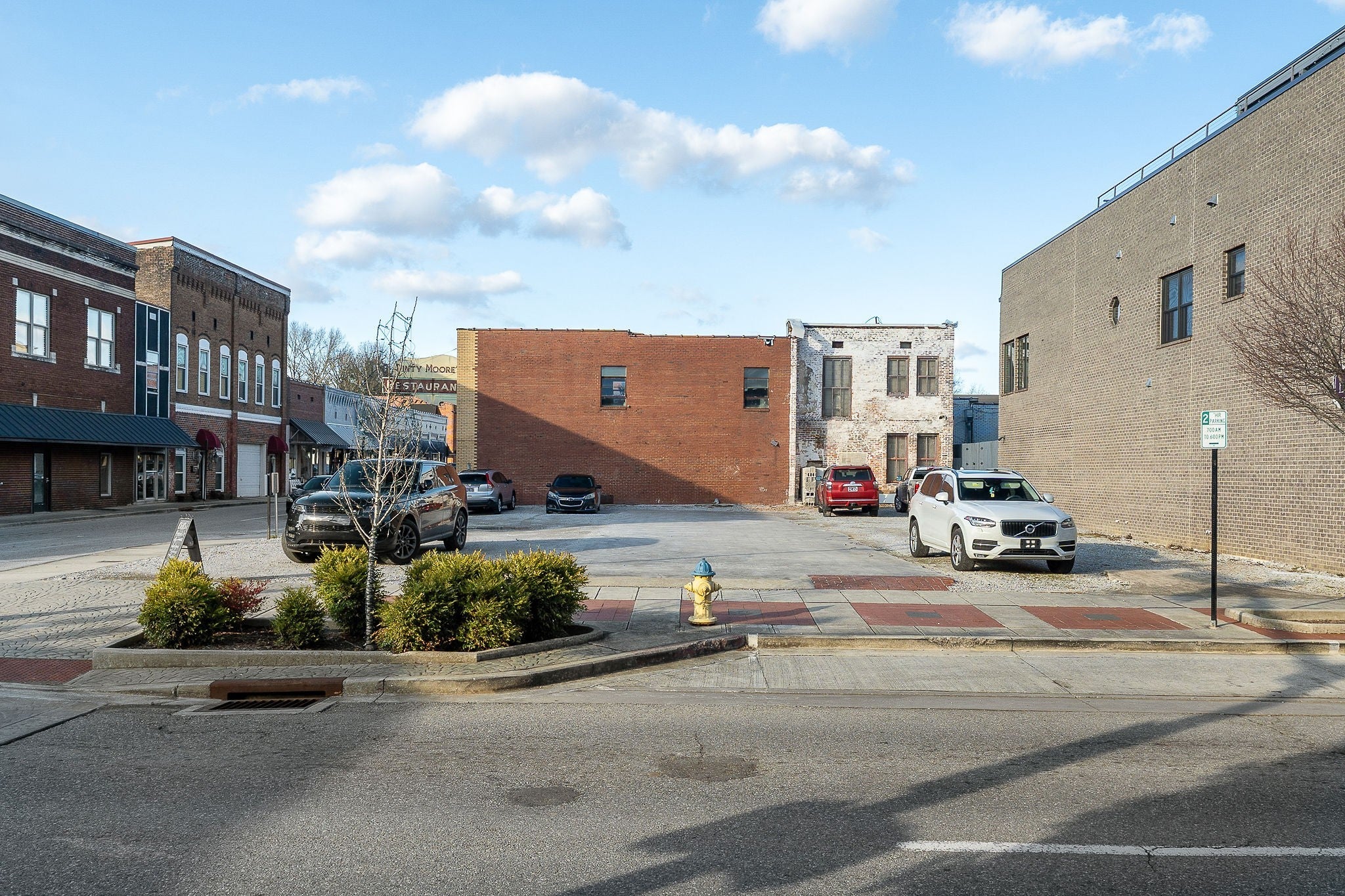 0 E Main St