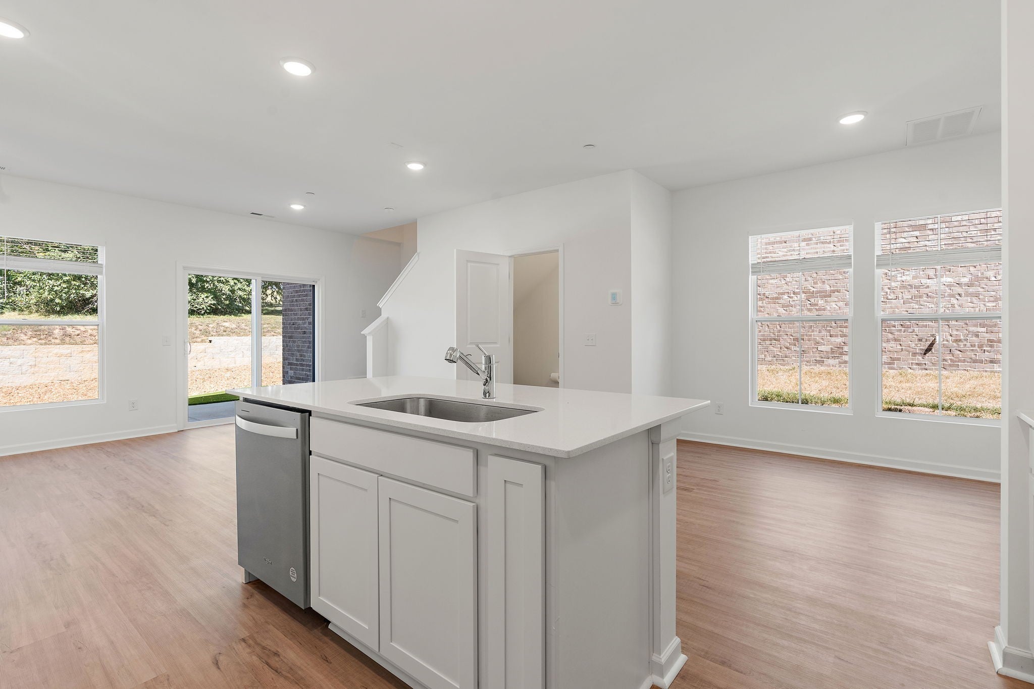 7136 Mapleside Ln