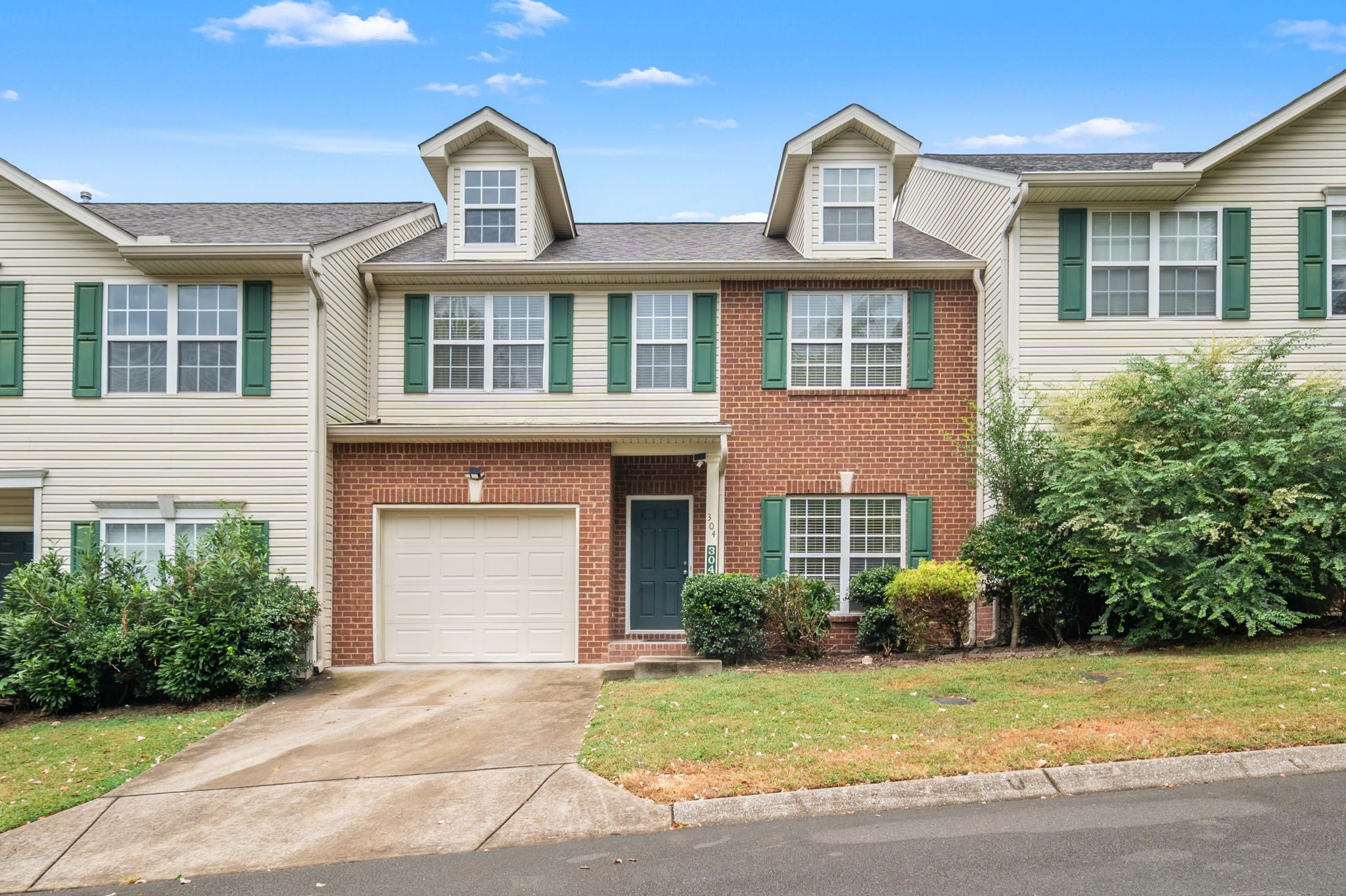 3-bed listing at 304 Nashboro Greens Way, Nashville