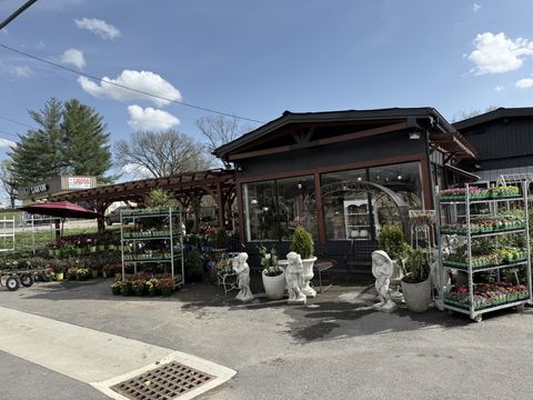 113 McMurry Blvd W Hartsville TN 37074