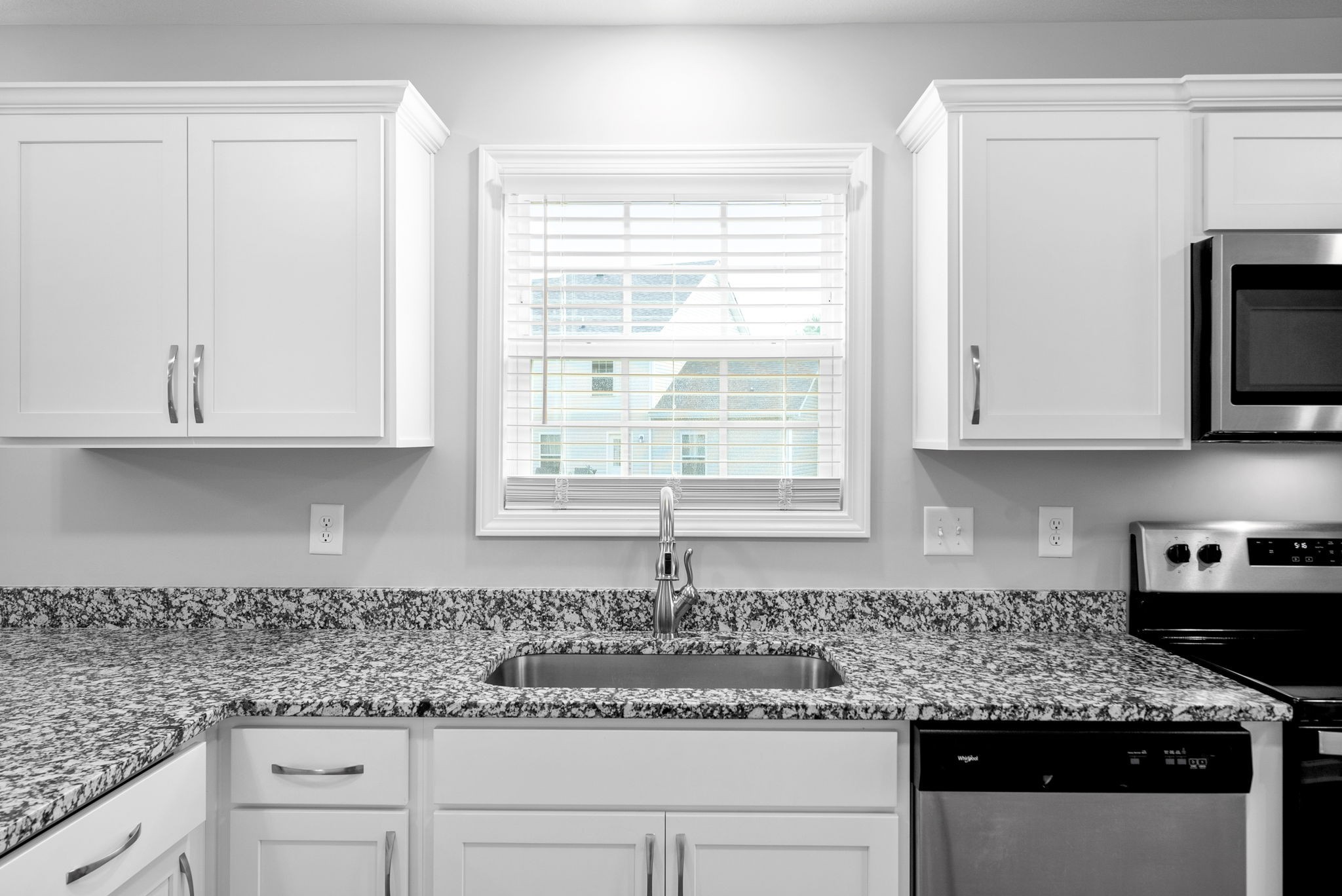 Clarksville, Tennessee 37040, United States, 3 Bedrooms Bedrooms, ,3 BathroomsBathrooms,Residential,Active,215558