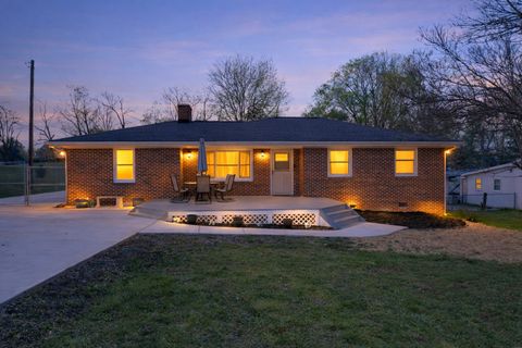 Photo of 115 Franklin St, Mc Minnville, TN 37110 (MLS # 3169282)