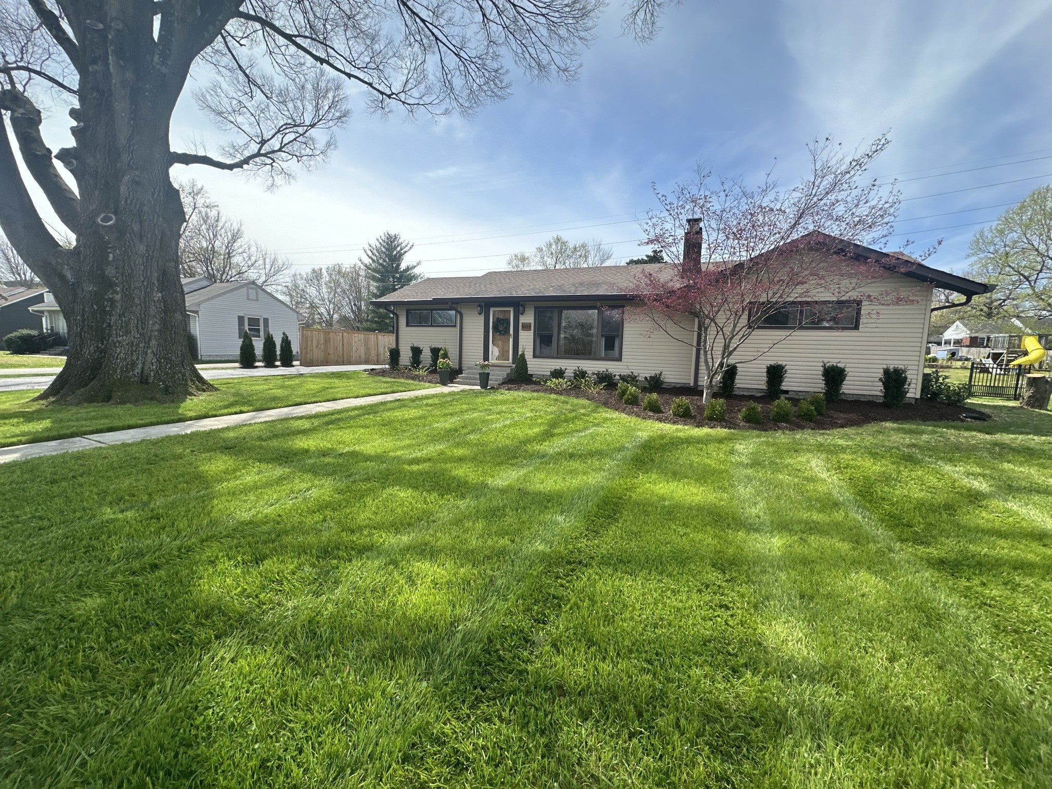 1603 Hilldale Dr