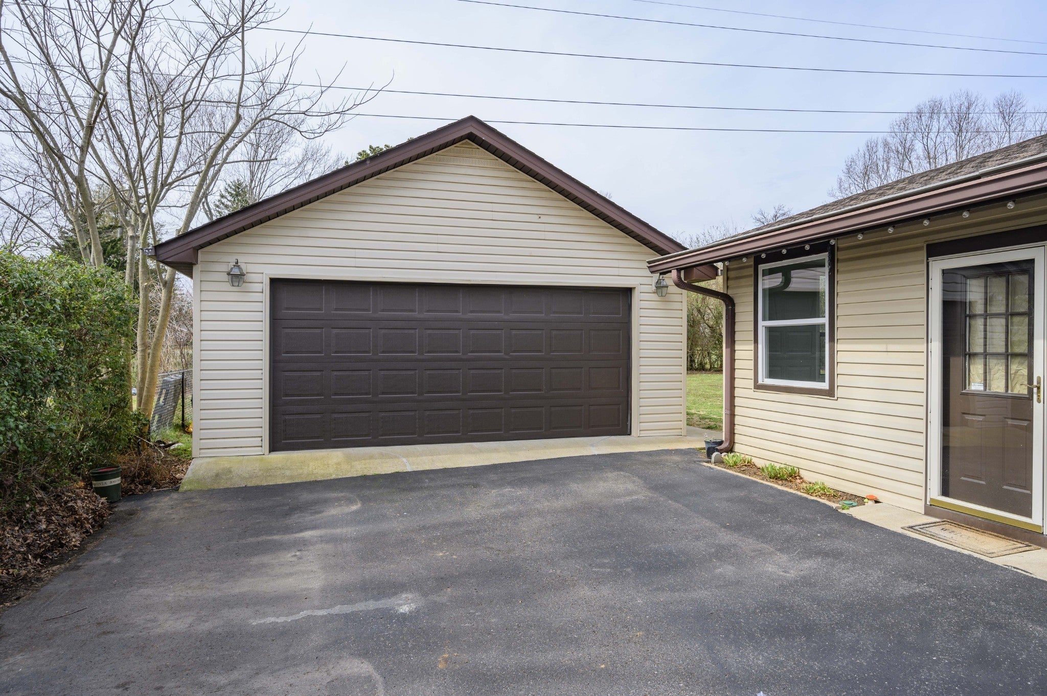 1603 Hilldale Dr