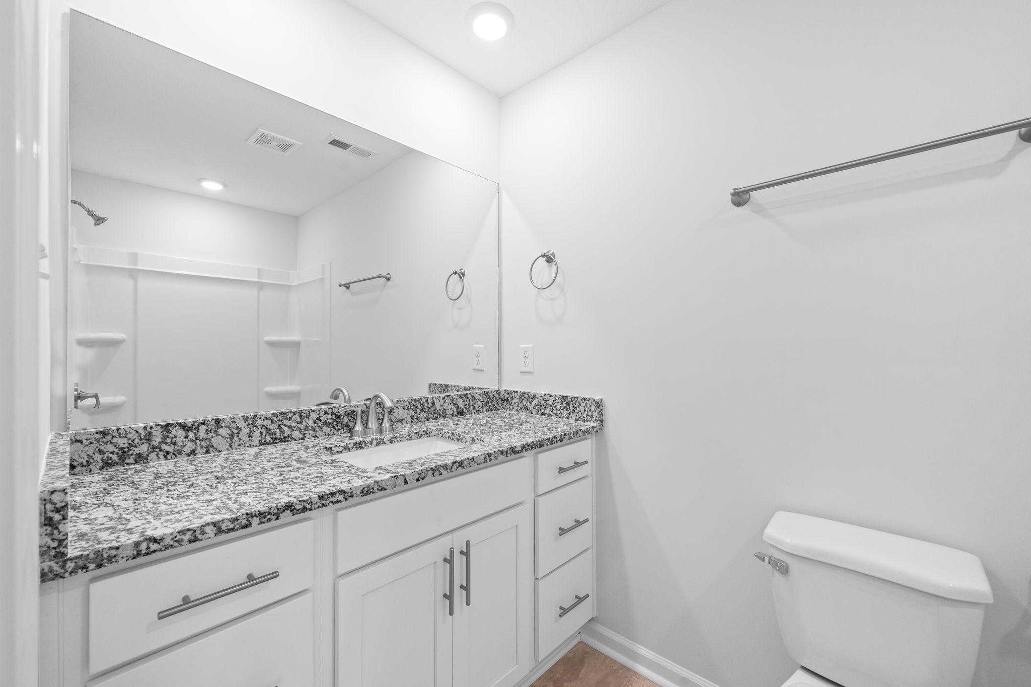 Clarksville, Tennessee 37043, United States, 2 Bedrooms Bedrooms, ,3 BathroomsBathrooms,Residential,Active,138833