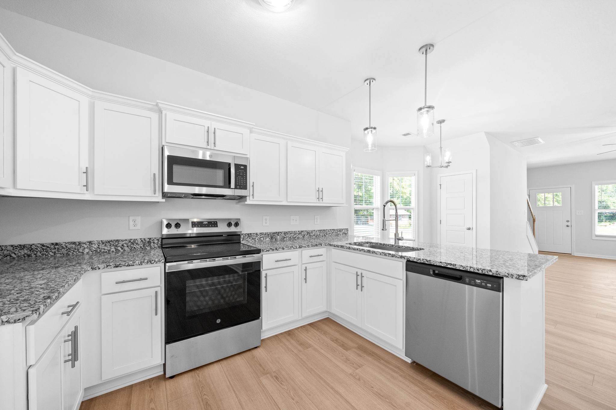 Clarksville, Tennessee 37043, United States, 2 Bedrooms Bedrooms, ,3 BathroomsBathrooms,Residential,Active,138833