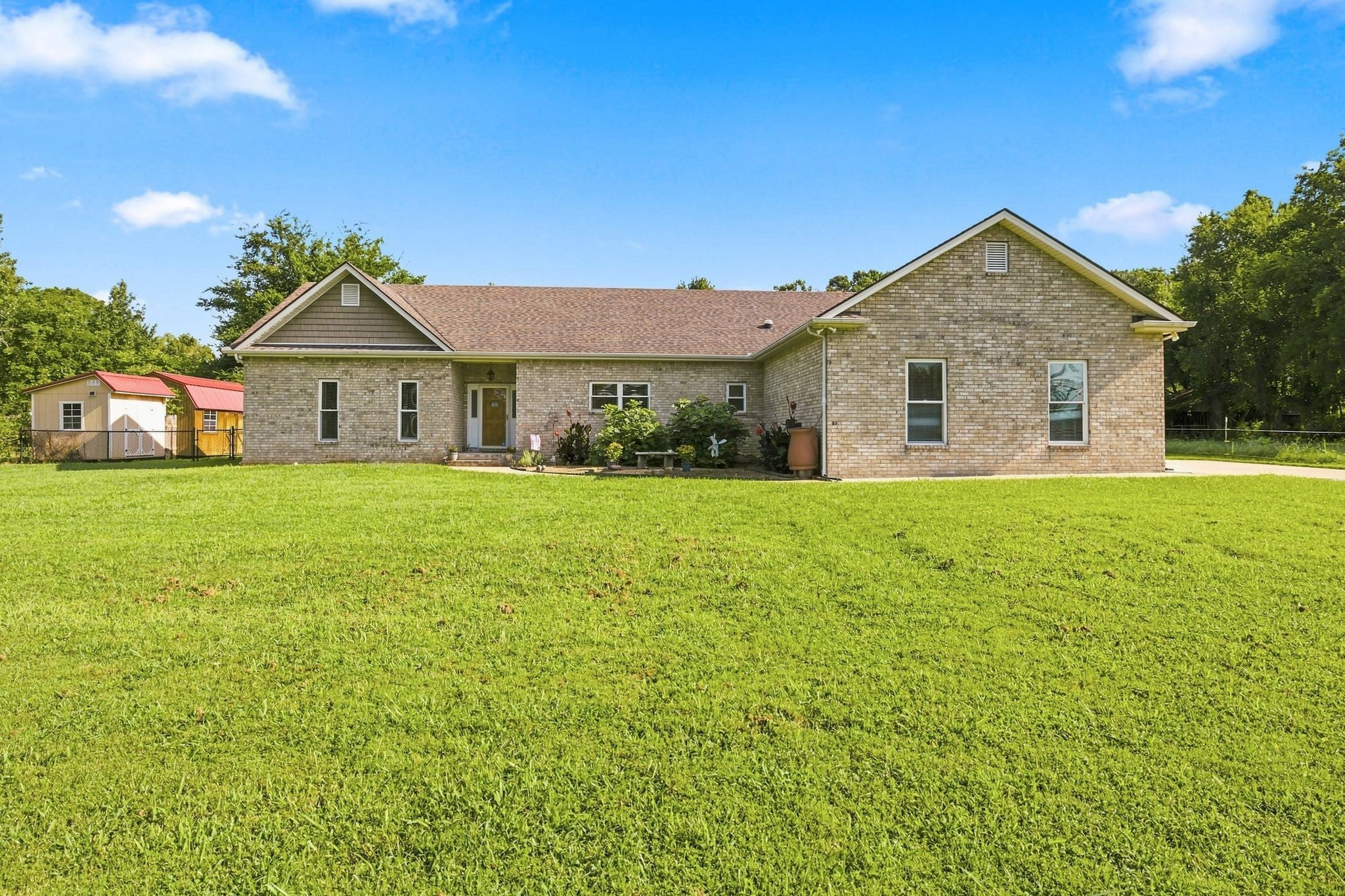 620 Central Valley Rd