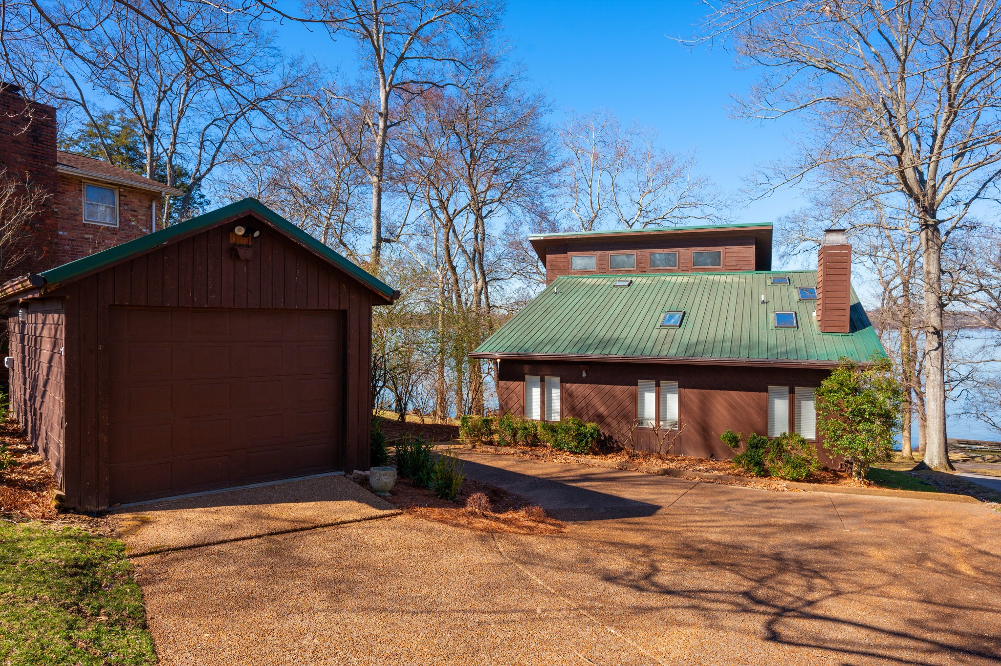 1002 Shadow Ln
