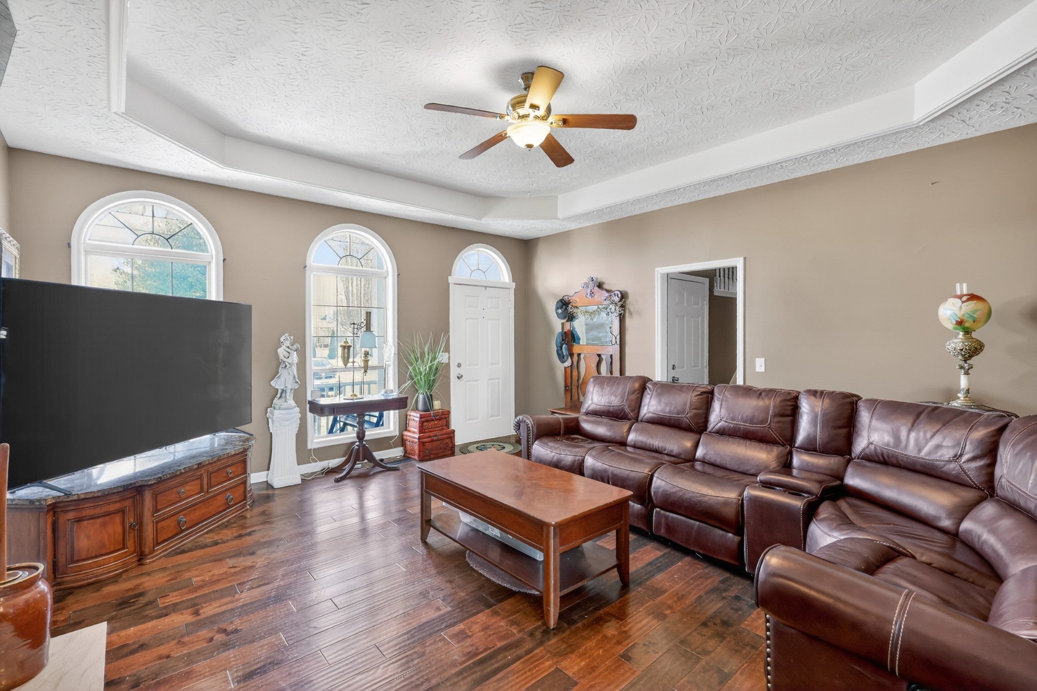 105 Hunterwood Dr