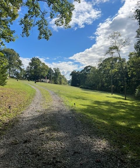 818 Rogues Fork Rd Bethpage TN 37022