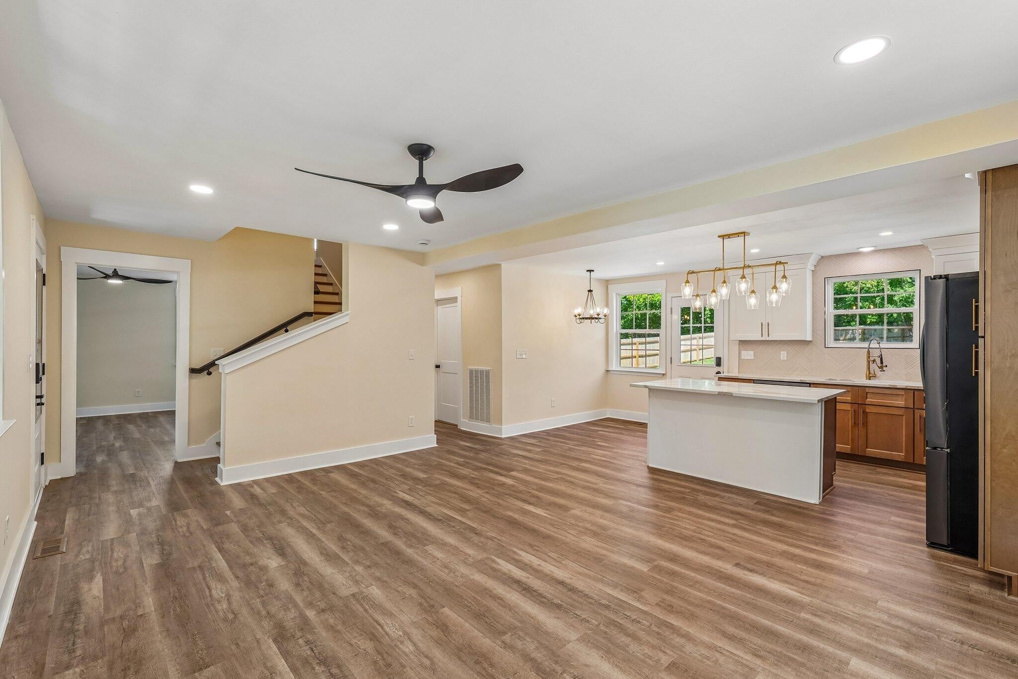 1425 Shelton Ave, Nashville TN 37216 4-bed home, photo 2 of 25