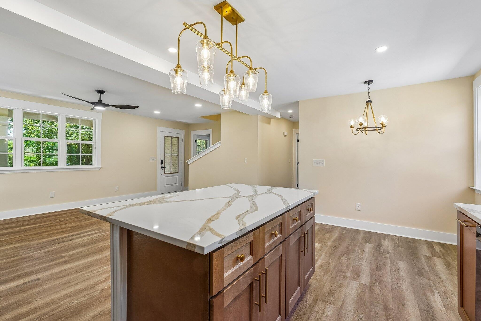 1425 Shelton Ave, Nashville TN 37216 4-bed home, photo 5 of 25