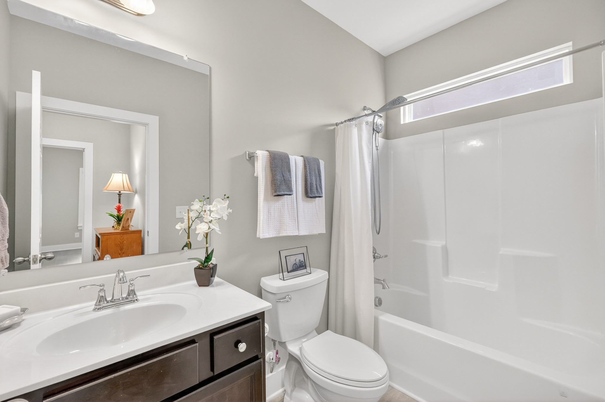 906 Meadowcrest Way https://maps.app.goo.gl/t