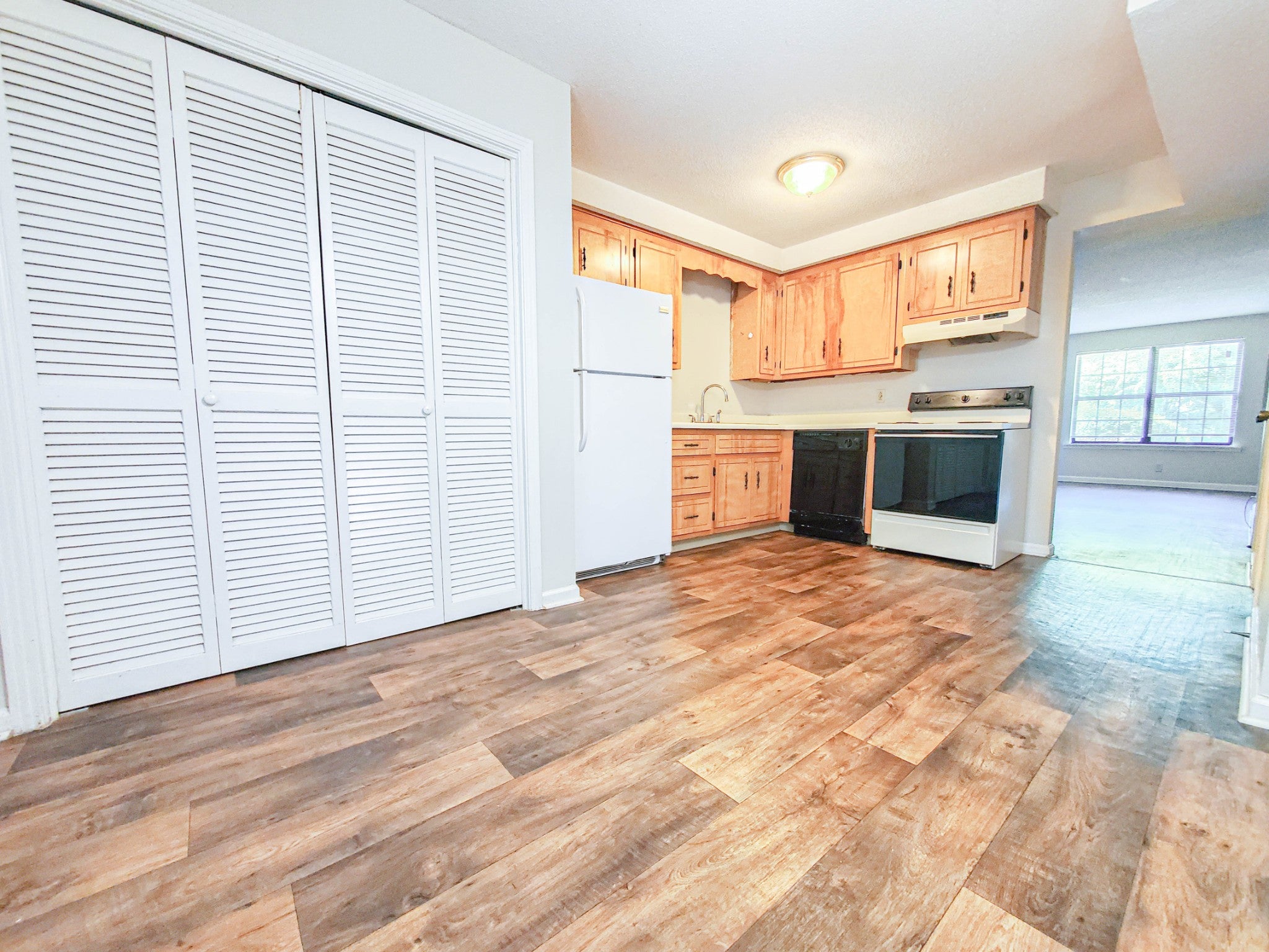 1551 E Knollwood Circle 1