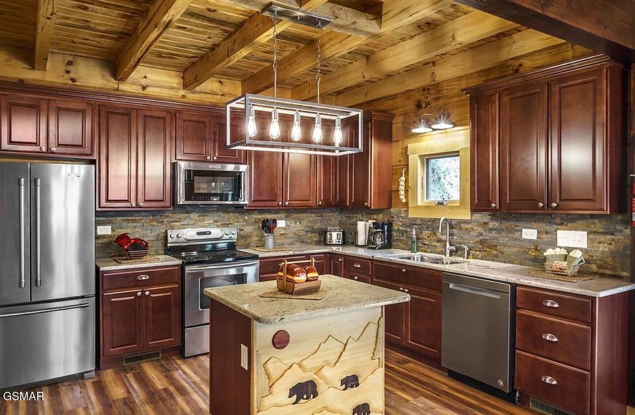 289 Roaring Fork Road