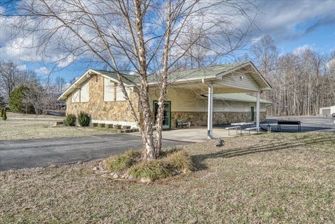 2365 Crossville Hwy Sparta TN 38583