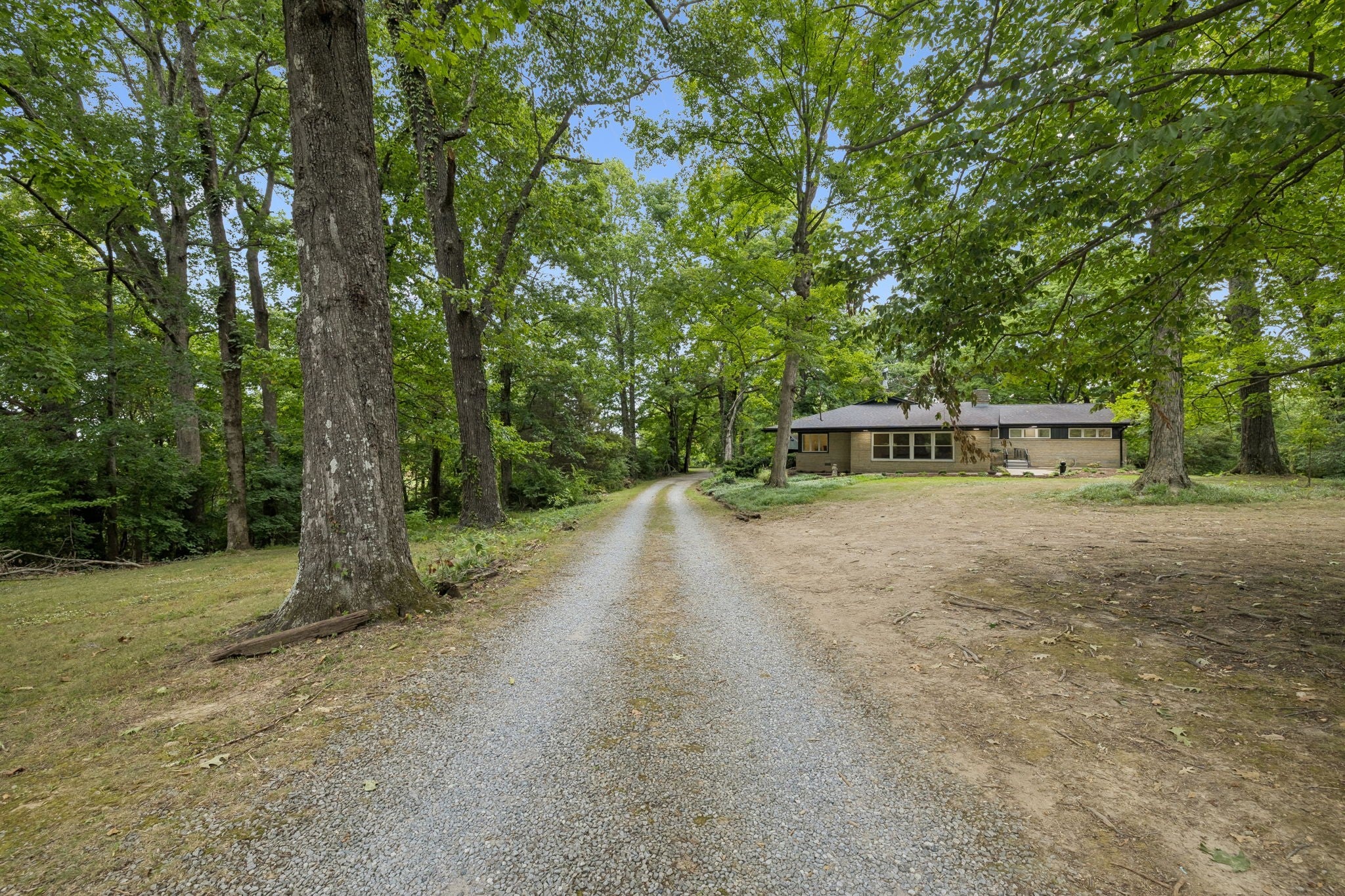 5572 Highway 76 E