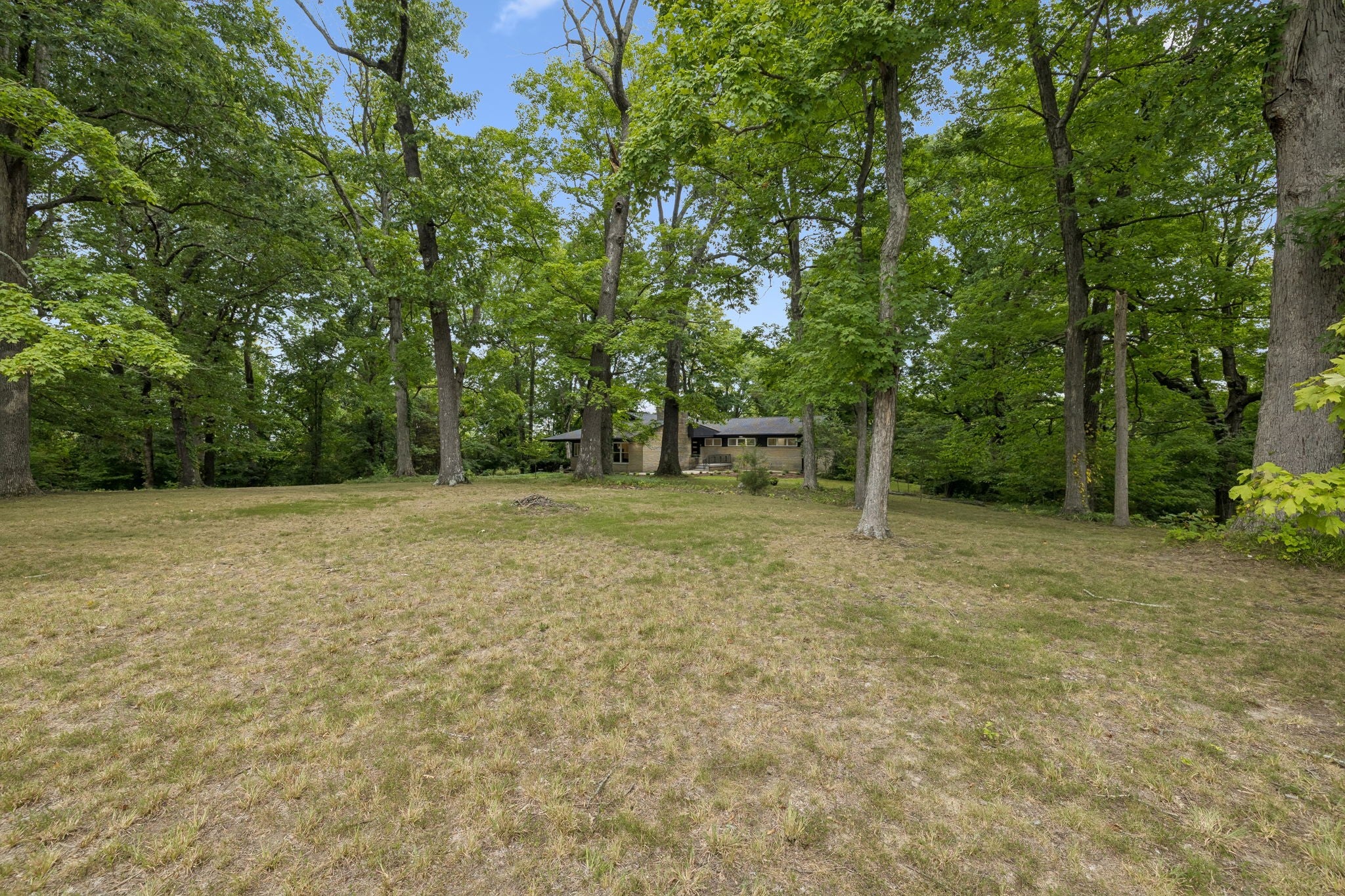 5572 Highway 76 E