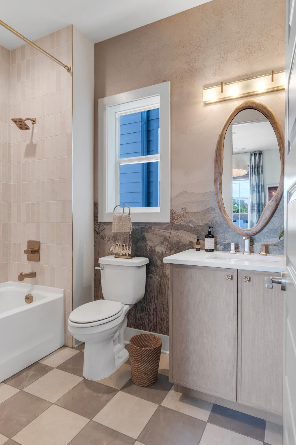 2432 Heiman Street W