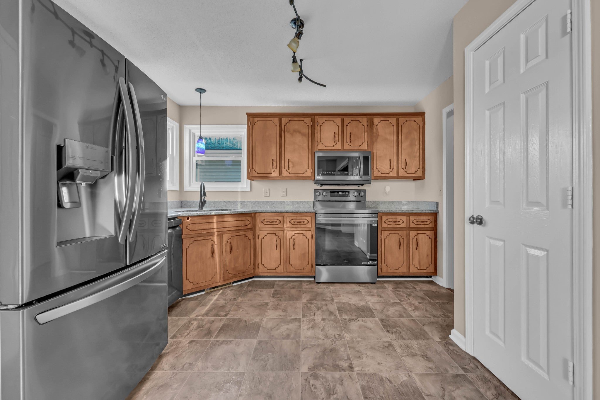 2432 Calico Ct