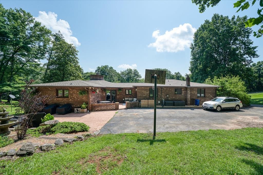 1325 Pilot Dr
