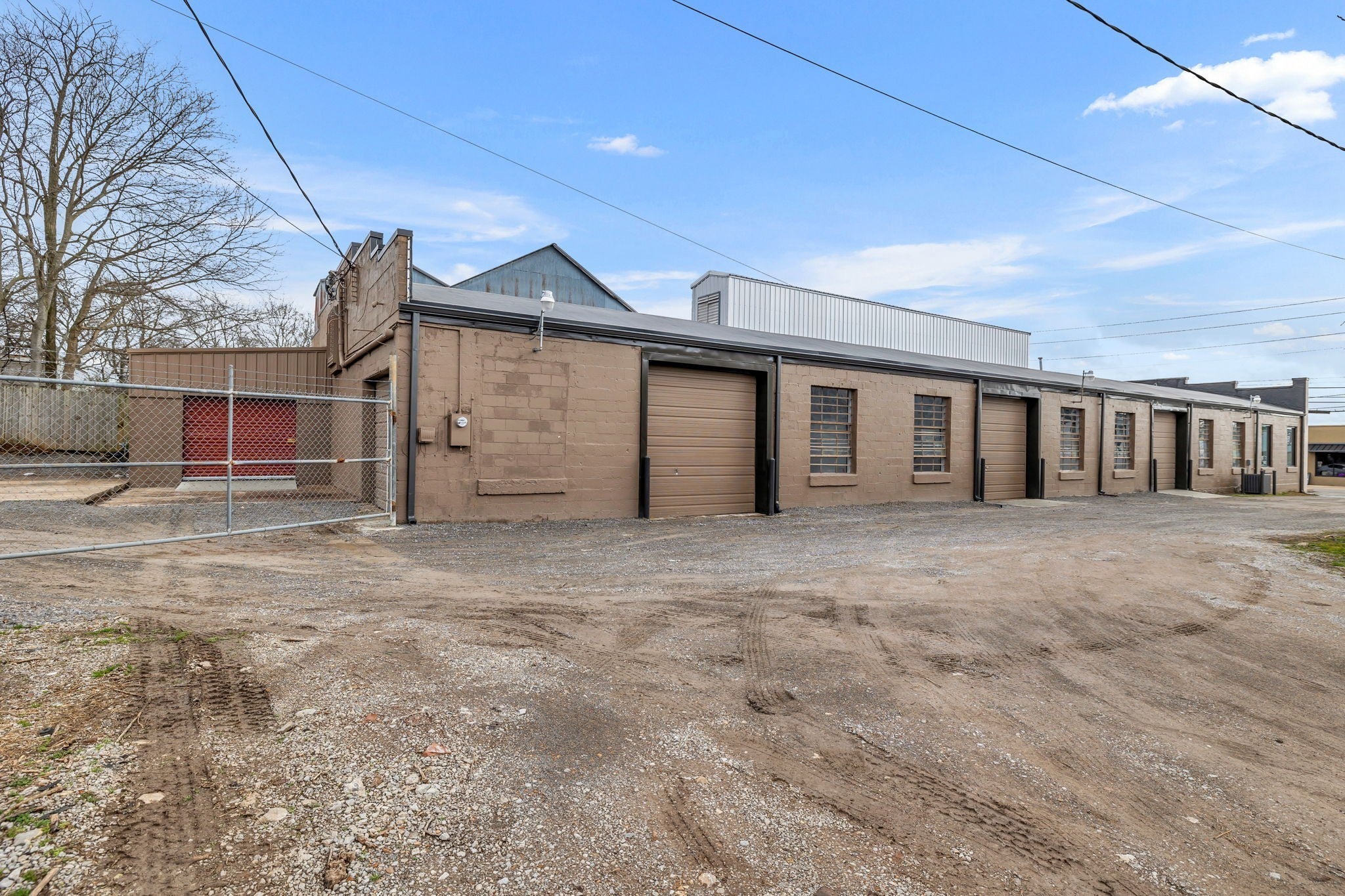 319 E Main St