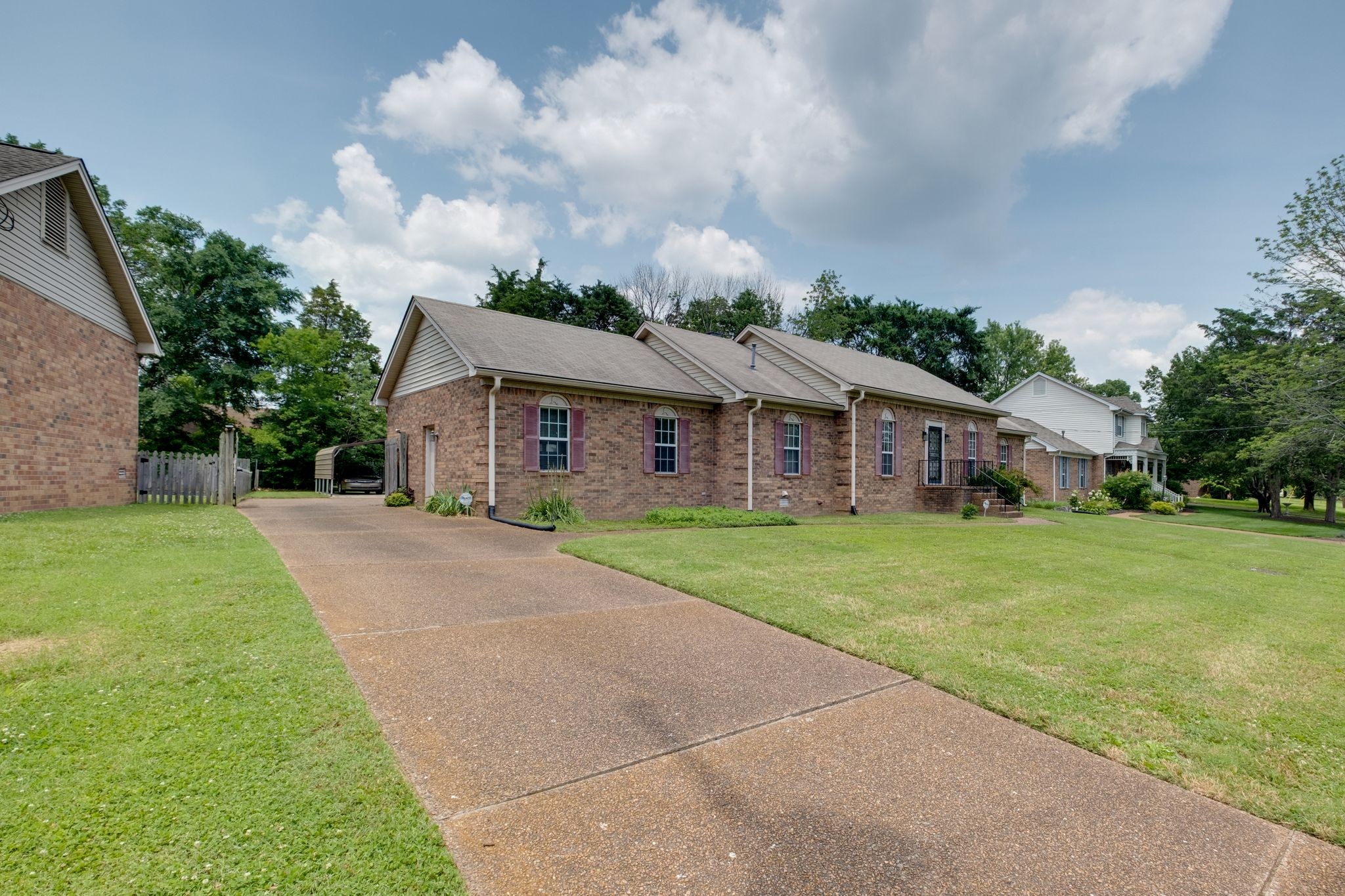 3832 Hillshire Dr