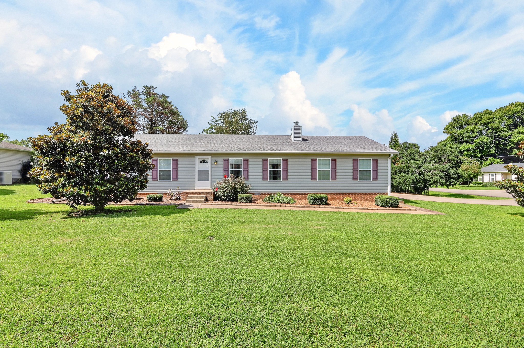 Photo 1 of 43 — 2504 Angelyn Dr, Murfreesboro, TN 37129
