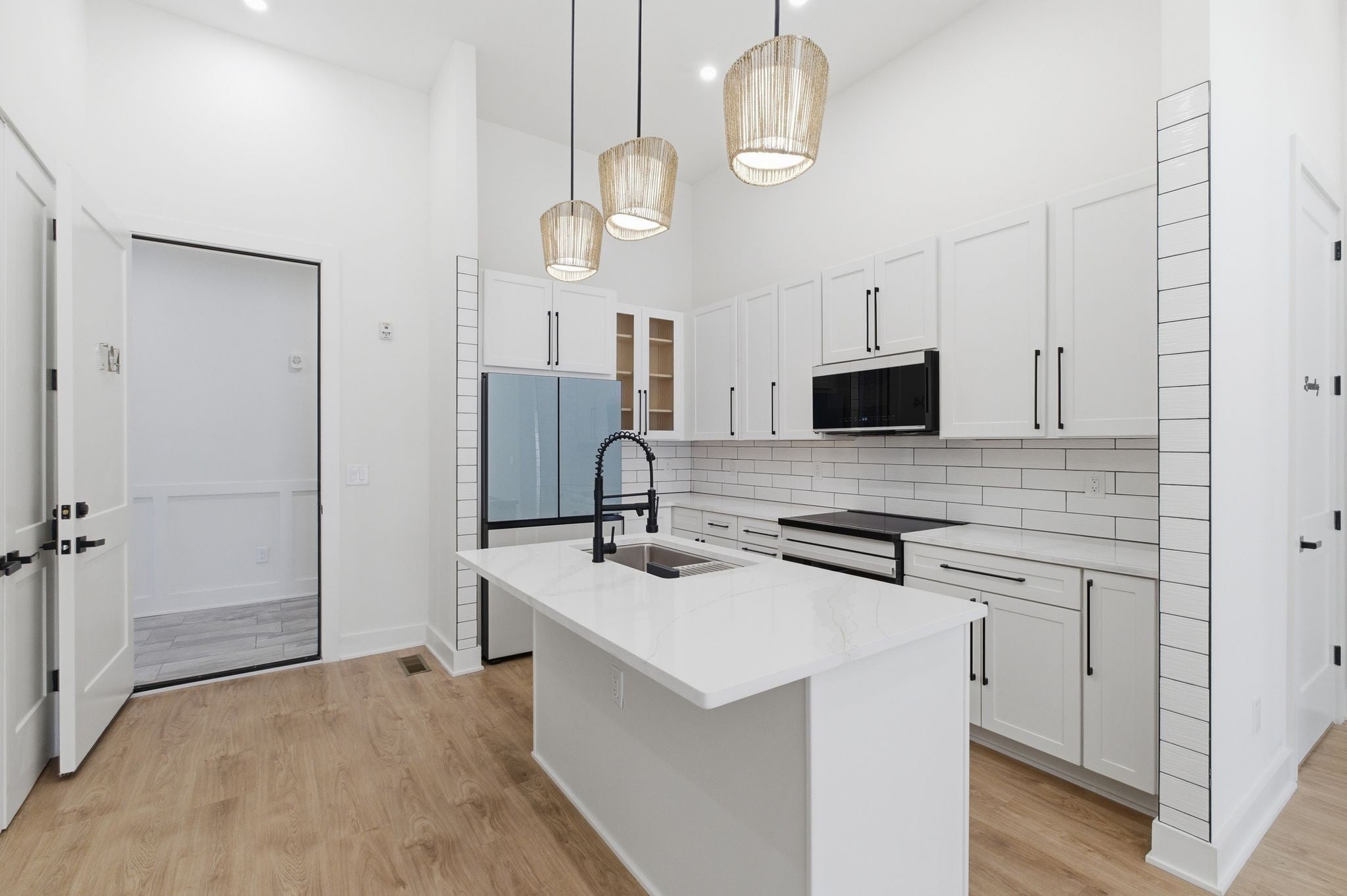 1600 10th Ave N 104