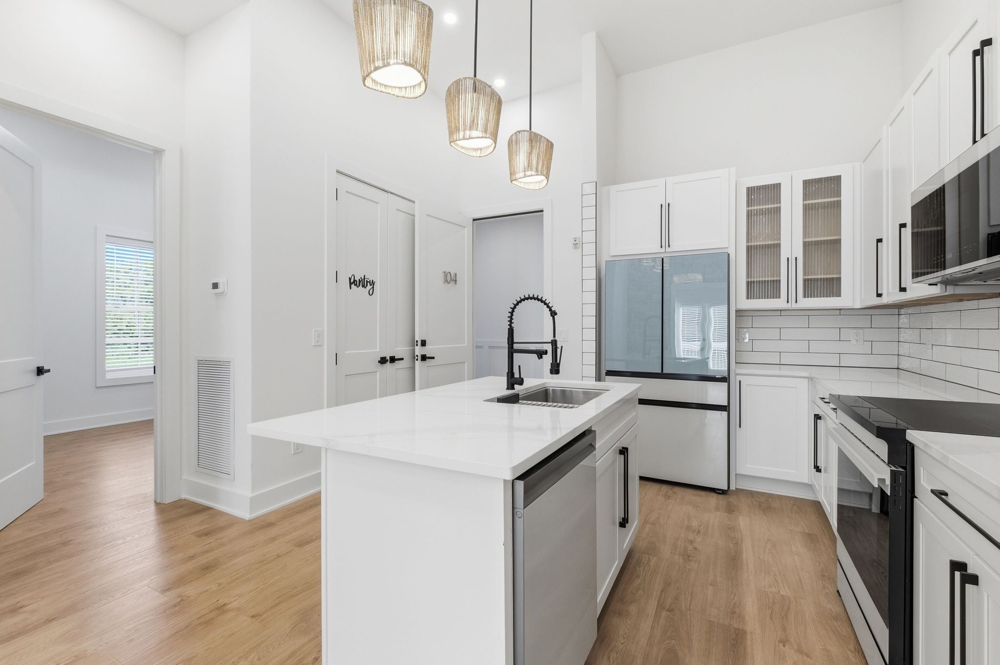 1600 10th Ave N 104