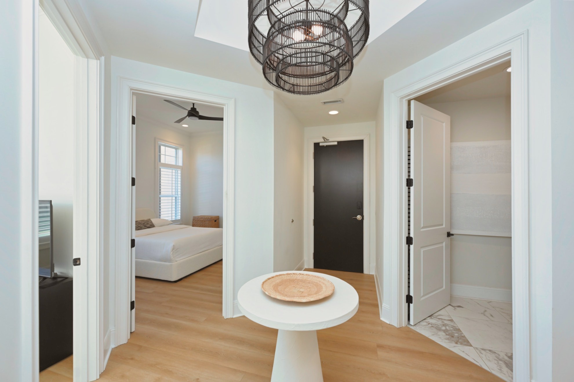 1024 Club View Dr E 103