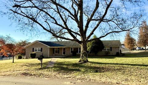 115 Oaks Dr Gallatin TN 37066