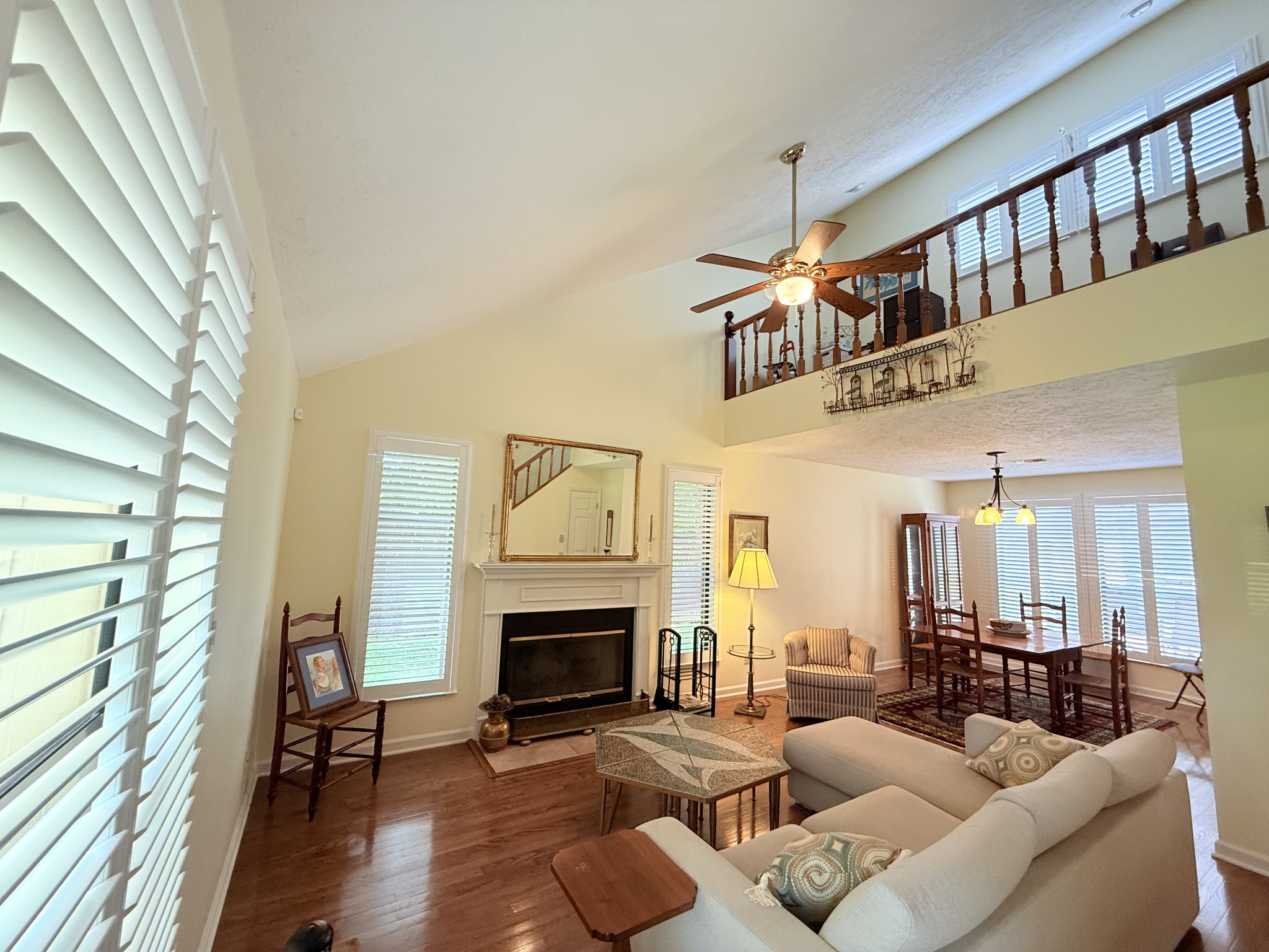 416 Castlewood Ln