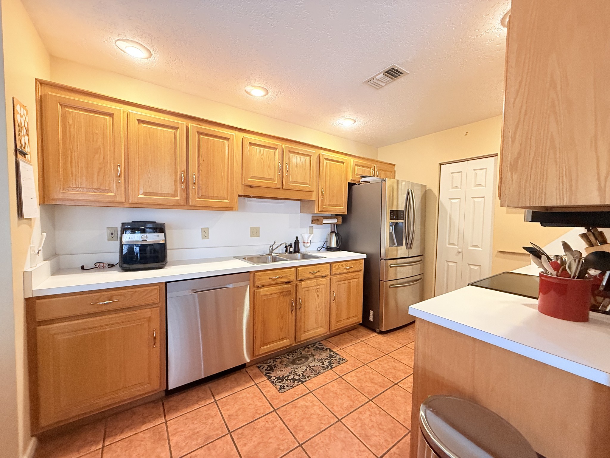 416 Castlewood Ln